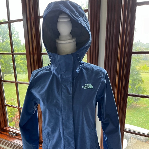 North Face Rain Jacket - Picture 1 of 9